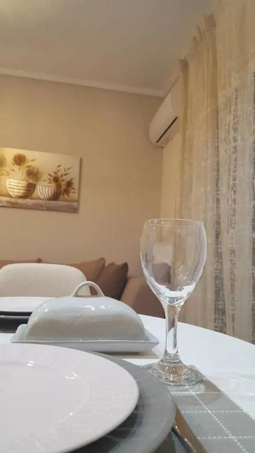 Downtown City Apartment Salonicco Esterno foto